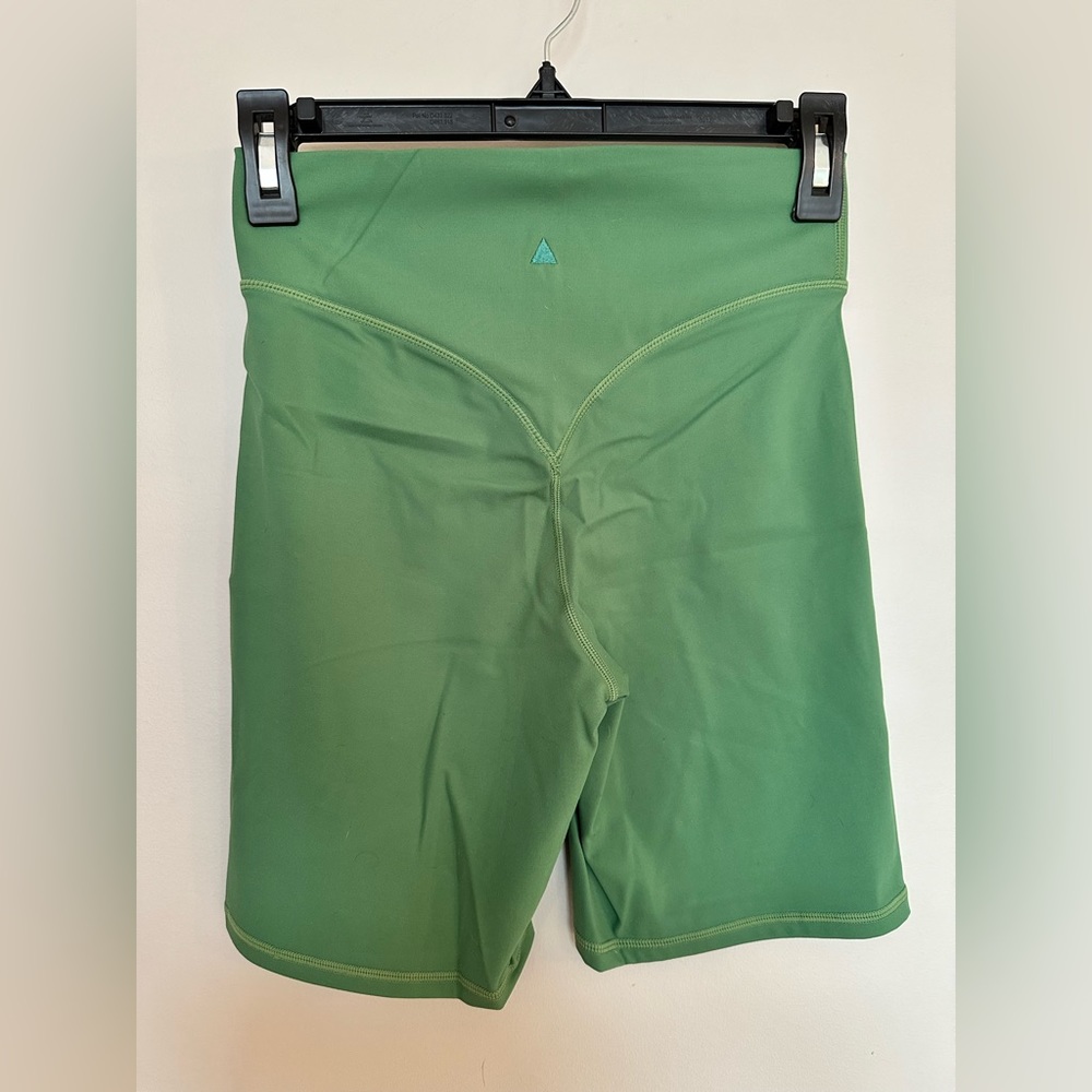Vitality Biker Shorts - size Small in Cactus green